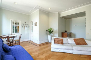 PIRAMIDE SHABBY HOME - near colosseum, air conditioning